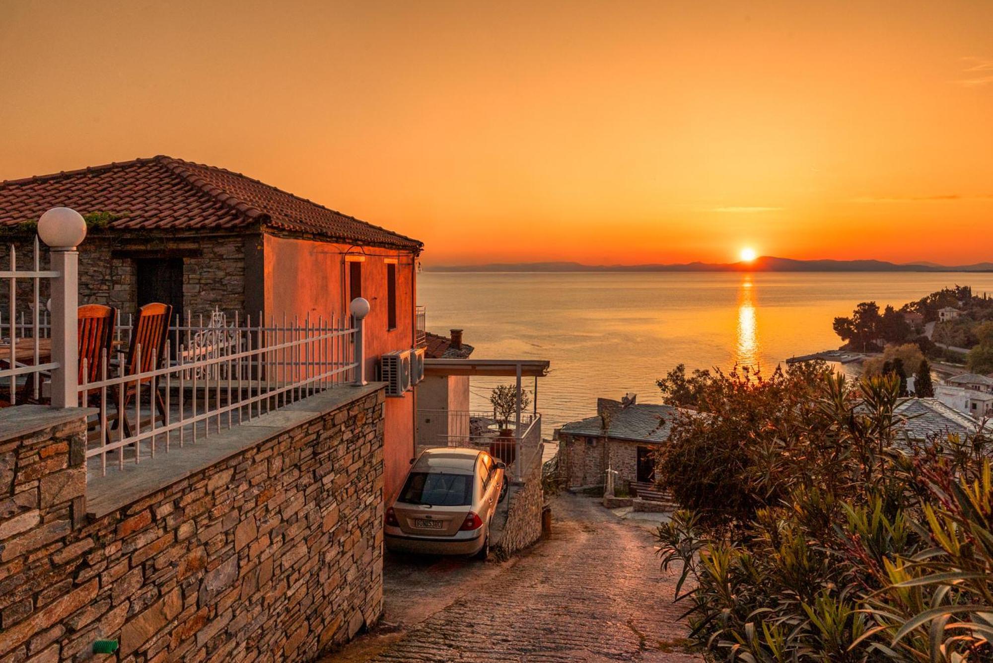 アフィソス ¨Με Θέα Το Ηλιοβασίλεμα¨ヴィラ エクステリア 写真